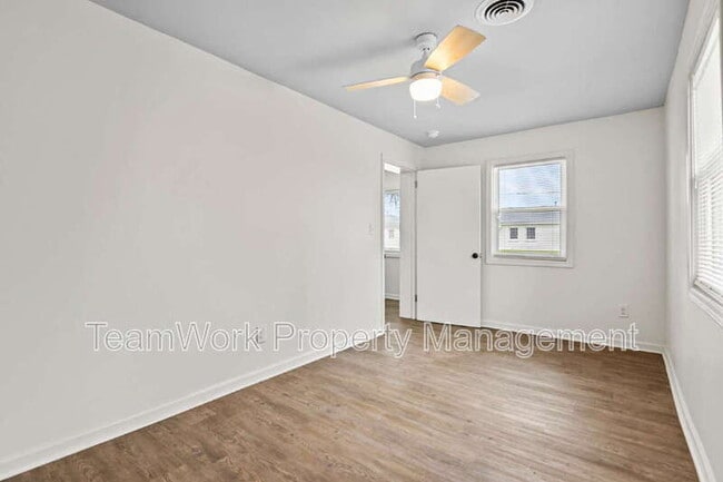 Building Photo - 3011 Terry Dr