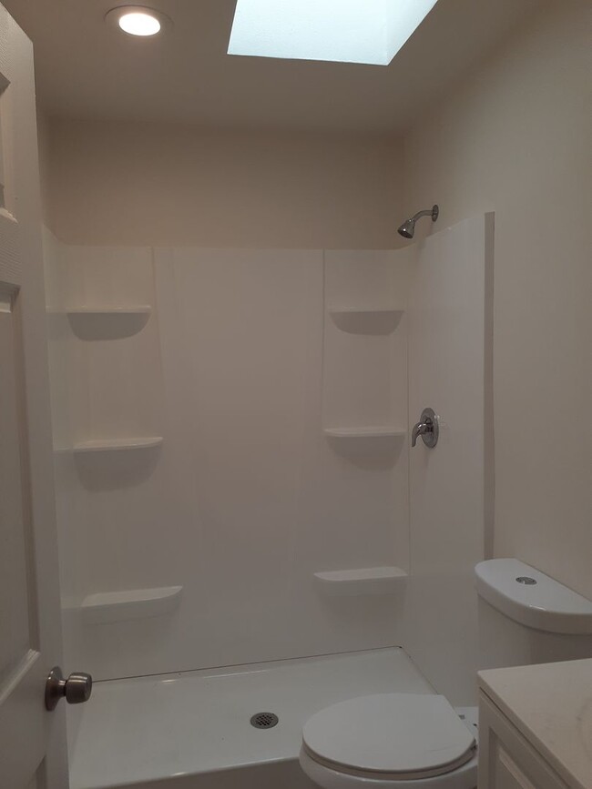 Building Photo - GLACIER AVE