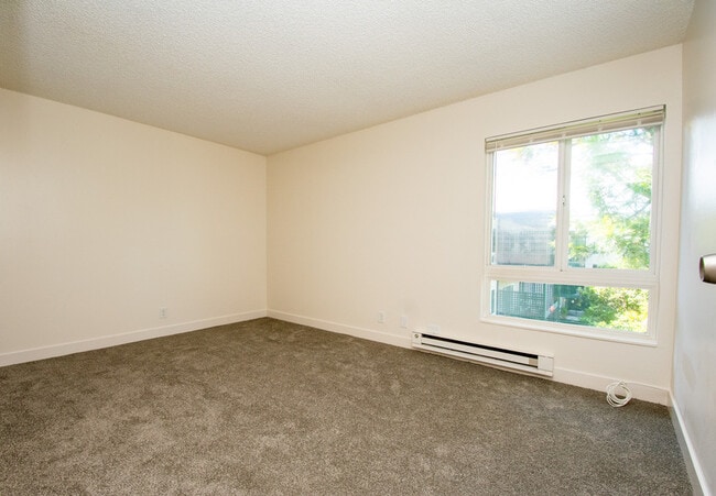 Building Photo - 816 N Delaware St
