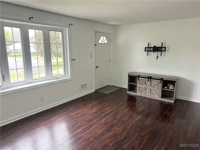 Building Photo - 6 Miami Pkwy