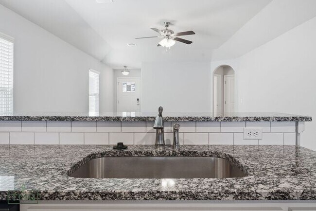 Building Photo - Brand New 4/2/2 in The Heights neighborhood | MOVE IN SPECIAL!