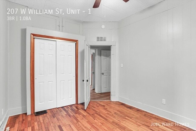Building Photo - 207 W William St