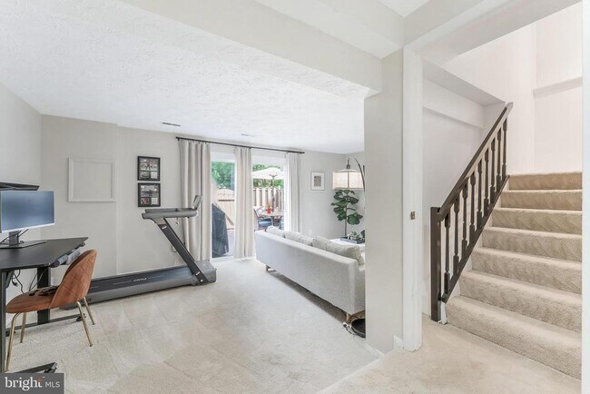 Building Photo - 2903 Bridgehampton Ct