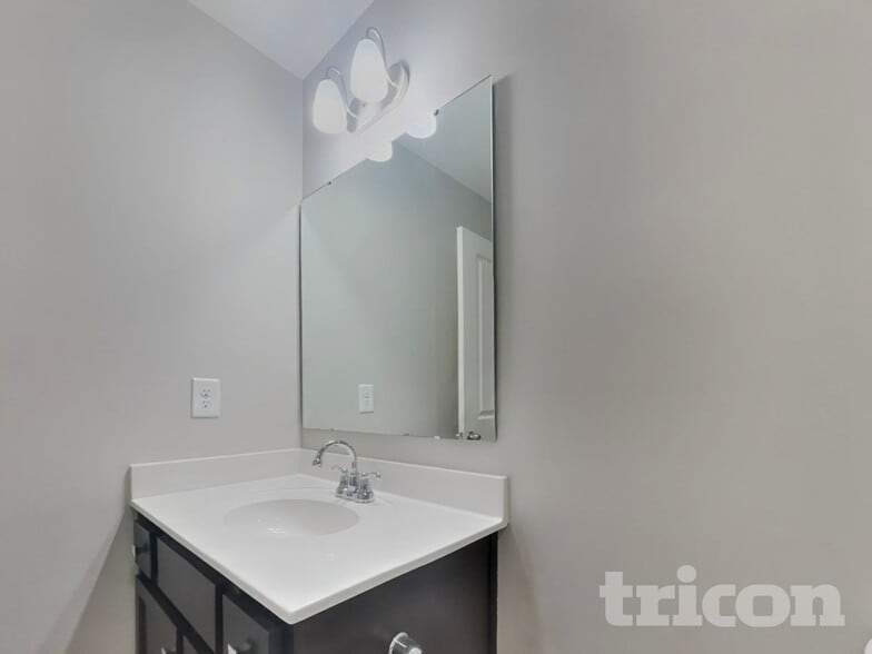 Building Photo - 5007 Red Poll Dr