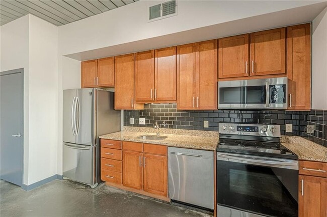 Building Photo - 620 Glen Iris Dr NE