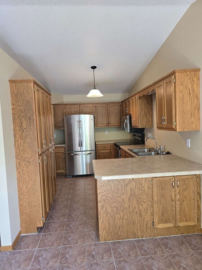 Building Photo - 3502 28th St SW