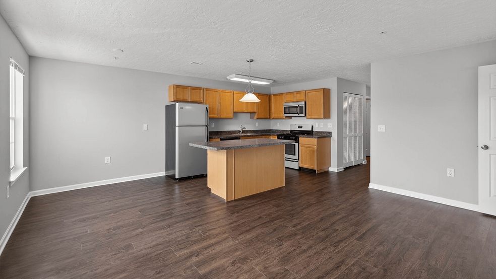 Building Photo - The View at Mackenzi