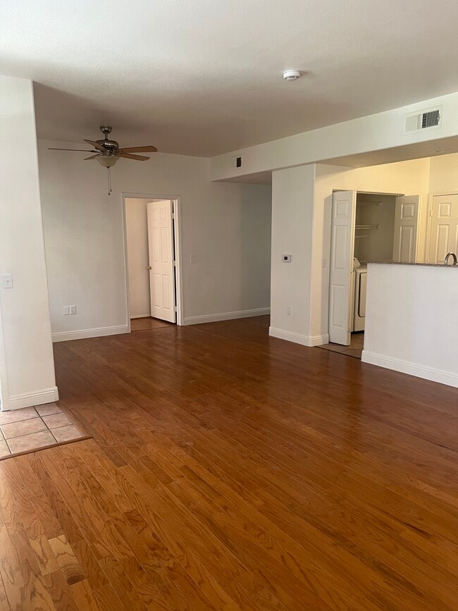 Building Photo - 8555 W Russell Rd