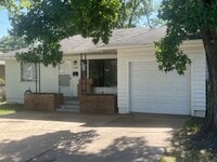 Building Photo - 1304 N Union Ave