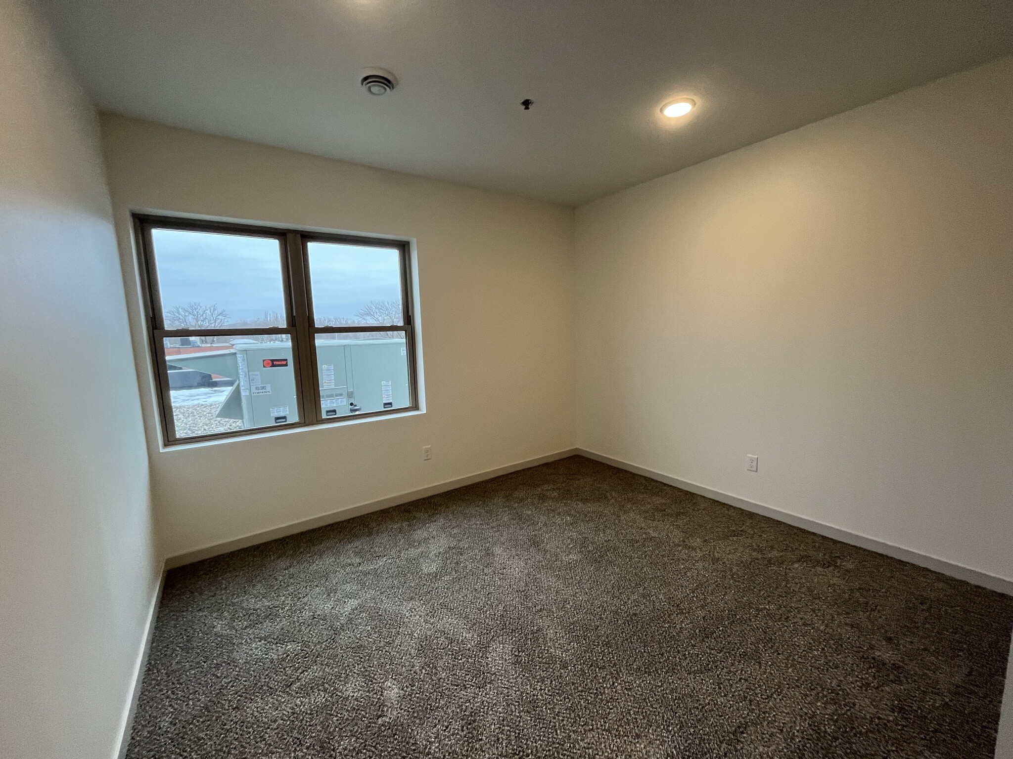 Building Photo - 202 Valley Green Sq