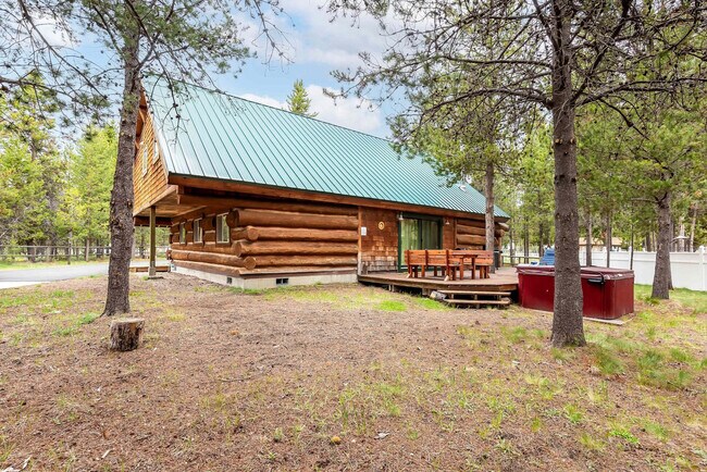 Building Photo - 55823 Wood Duck Dr