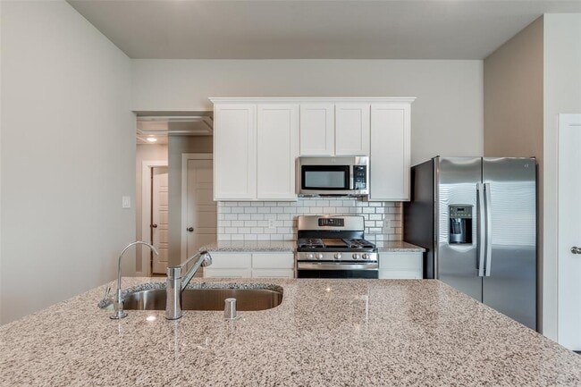 Building Photo - 925 Oak Mist Ln