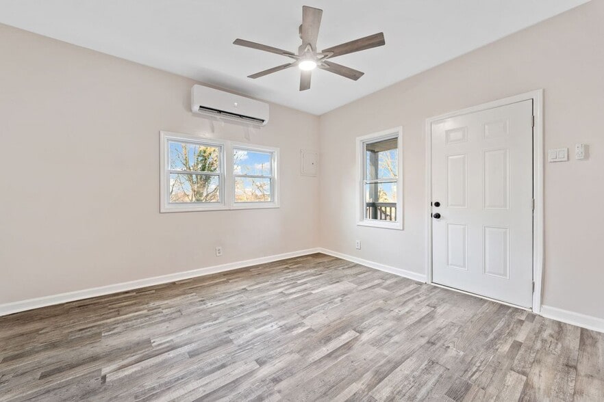 Building Photo - 125 Roosevelt St