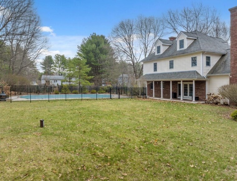 Building Photo - 1 Glenbrook Rd