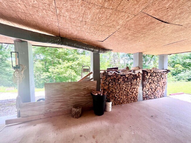 Building Photo - 8980 State Rd Ww