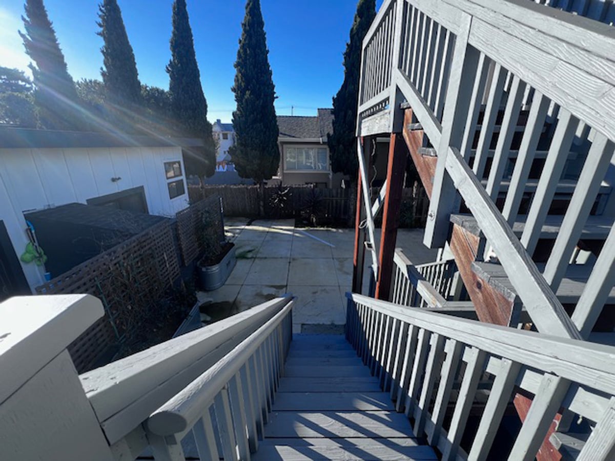 Building Photo - 709 32nd St