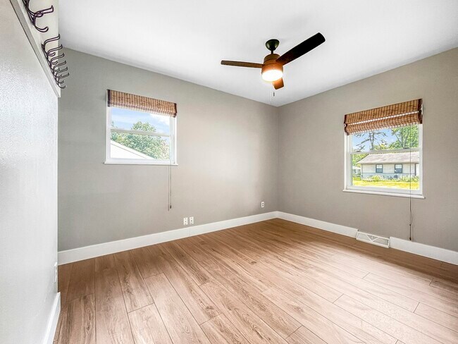 Building Photo - 1117 Dauphine Ln