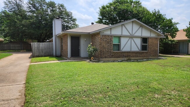 Primary Photo - 2519 Lido Ln