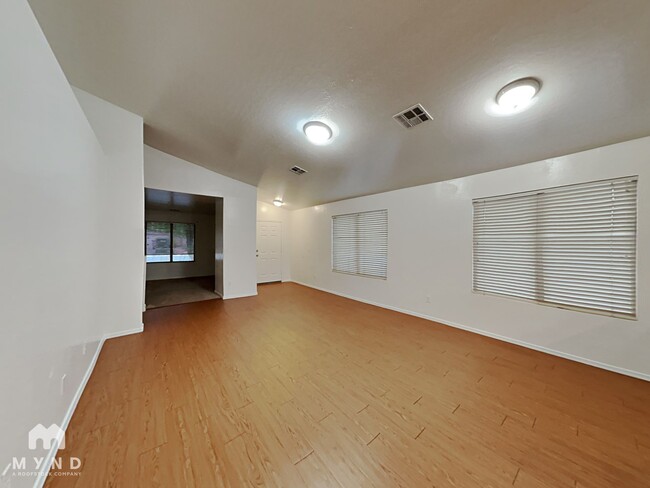 Building Photo - 16511 W Post Dr