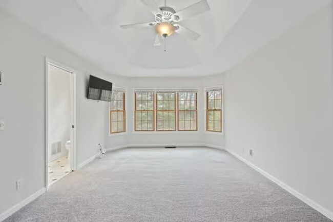 Building Photo - Silverton- Meticulous 4+ bedroom, 5ba, 2 car