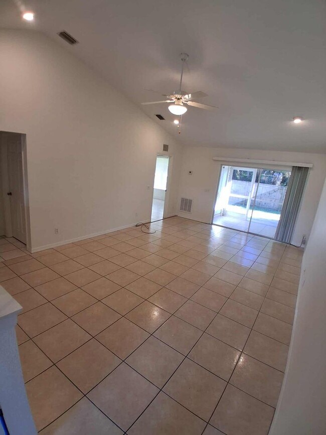Building Photo - 27121 Partin Dr
