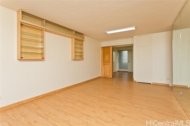 Building Photo - 3350 Sierra Dr