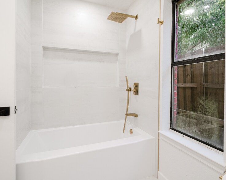 Building Photo - 301 Sheffield Dr