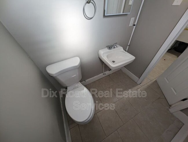 Building Photo - 1047 Lexington Ave