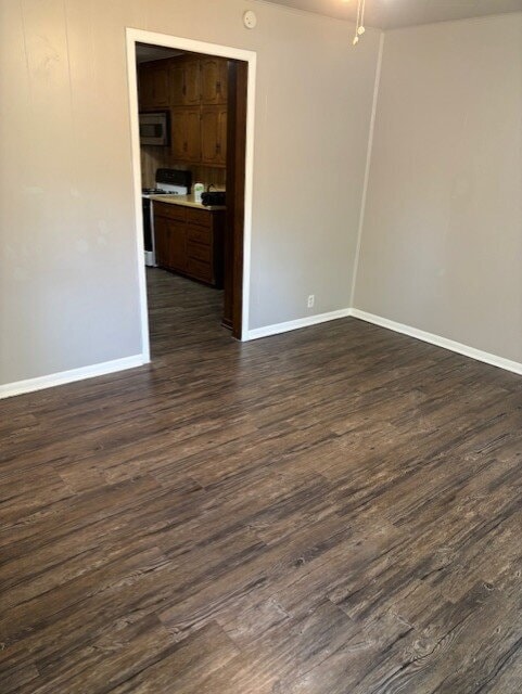 Building Photo - "Charming 3-Bed, 2-Bath Retreat in Whitesb...