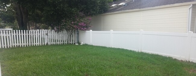 Building Photo - Grant Station Home with Fenced Yard