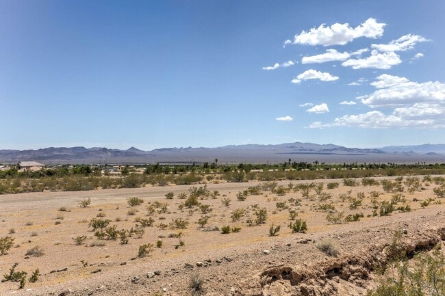Building Photo - MUST SEE 3 bedroom Home!