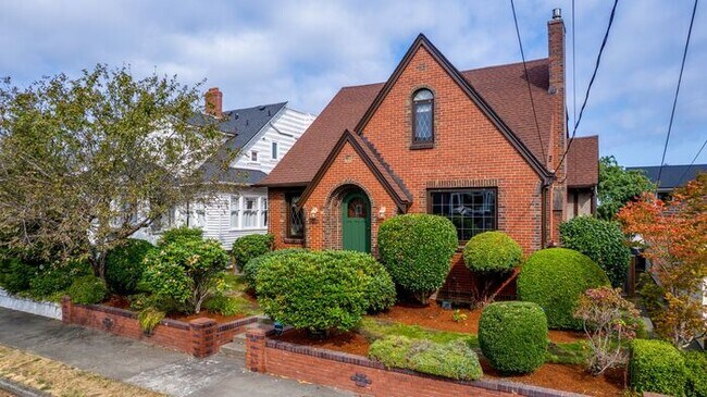 Building Photo - Stunning Air Conditioned 1931 Tudor in Coveted Admiral w/ Views