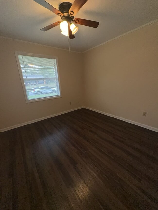 Building Photo - 2216 Welch Dr