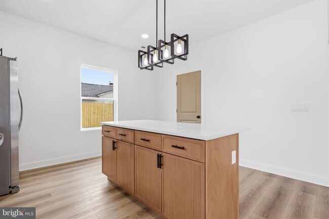 Building Photo - 31 Swan Ln