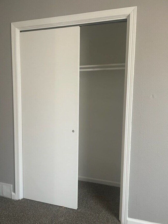 Building Photo - 3330 S Euclid St