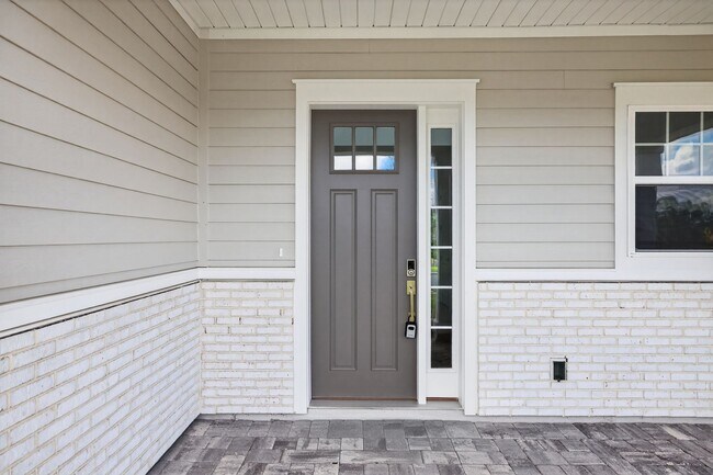 Building Photo - Brand New Home