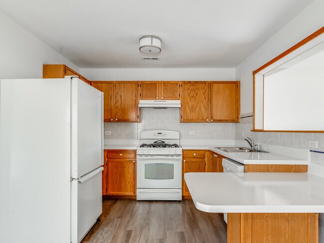 Building Photo - 1053 Symphony Dr