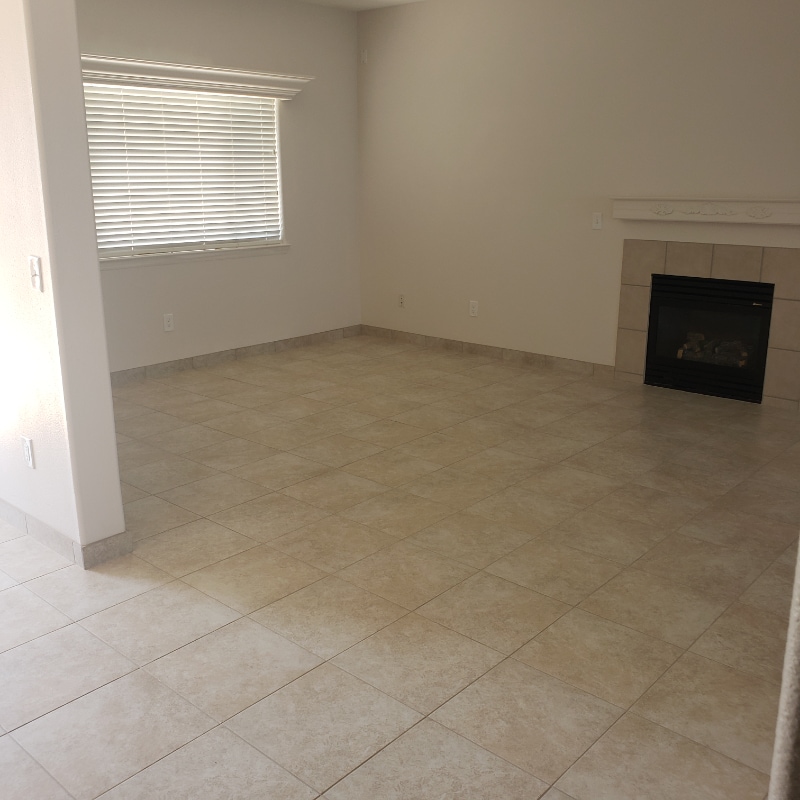 Building Photo - 408 S Elm St