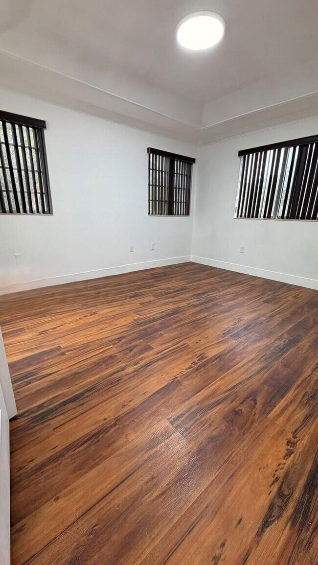 Building Photo - 21419 NW 13th Ct