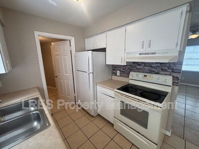 Building Photo - 2437 Chase Ave