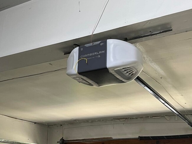 Building Photo - 2125 Scottingham Dr