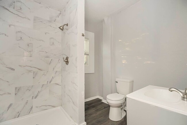 Building Photo - Special Offer: February Rent Free with App...