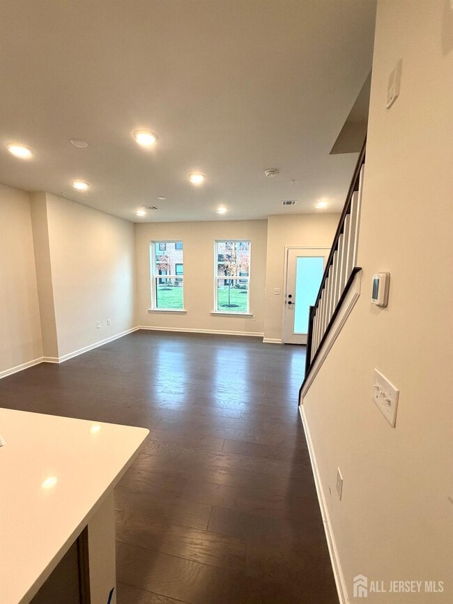 Building Photo - 808 Sadie Cir