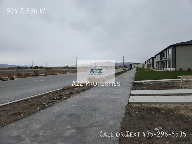 Building Photo - 924 S 850 W