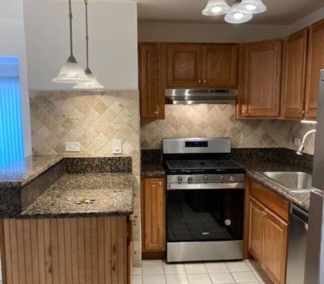 Building Photo - 10408 Major Ave