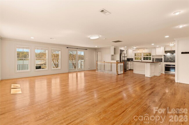 Building Photo - 118 Revere Dr