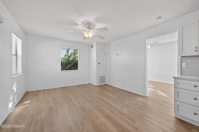 Building Photo - 11 Oriole Cir