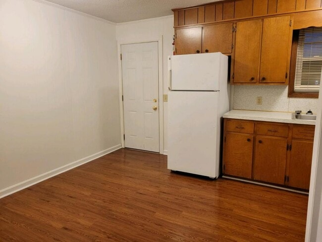 Building Photo - 55 Woodcott Rd