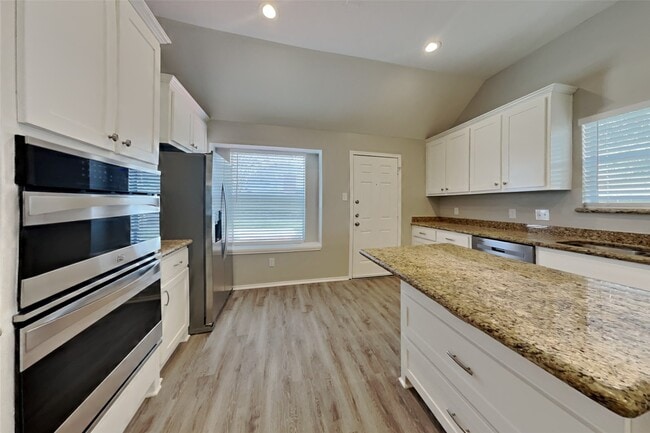 Building Photo - 16819 Kettle Creek Dr