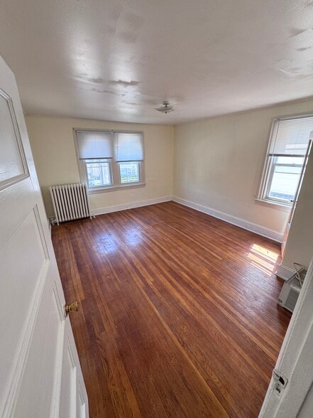 Room #3 - 24 Overhill Rd